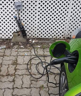 Installation borne de recharge Montréal